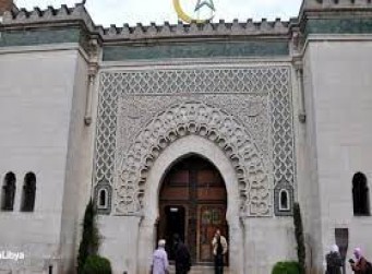 فرنسا.. إقالة إمام مسجد لتلاوته آيات قالوا أنها: