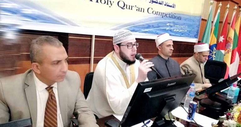 مصر: العلماء في ندوة (مكانة أهل القرآن) .. حفظة القرآن الكريم.. هم أهل الله وخاصّته ..